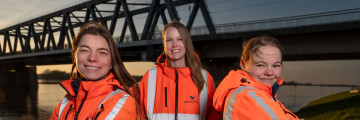 290 spoorbruggen inspecteren in één jaar: hoe 3 jonge inspecteurs Nederland bereikbaar houden