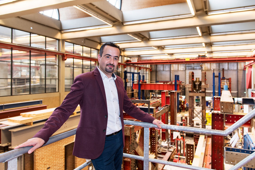 Onderzoek naar de dynamica van beweegbare bruggen en validatie: