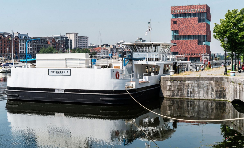 Groene en efficiënte waterzuivering voor kantoorboot