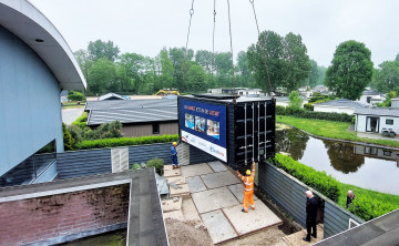 EuroParcs koploper in zwembadtechniek met unieke zuiveringsoplossing in zeecontainer